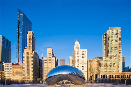 simsearch:862-06543420,k - USA, Illinois, Chicago. The Cloud Gate Sculpture. Designed by Anish Kapoor and finished in 2006, it is locally known as the Bean. Foto de stock - Con derechos protegidos, Código: 862-07910947