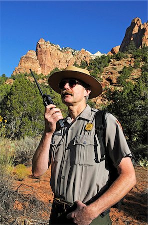 simsearch:862-07910994,k - Ranger, Towers of the Virgin, Zion National park, Utah, USA, MR Photographie de stock - Rights-Managed, Code: 862-07910973