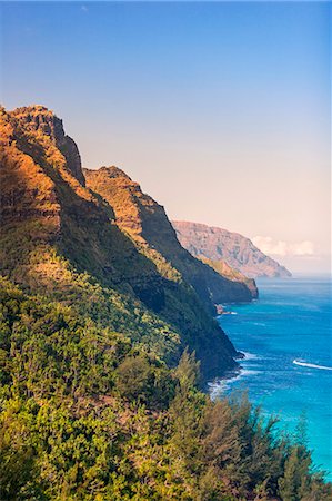 USA, Hawaii, Kauai, view of cliffs in the Na Pali Coast State Park from the Kalalau Trail Photographie de stock - Rights-Managed, Code: 862-07910996
