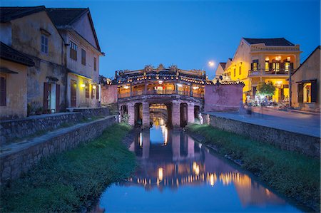 simsearch:862-07911082,k - Japanese Bridge at dusk, Hoi An (UNESCO World Heritage Site), Quang Ham, Vietnam Photographie de stock - Rights-Managed, Code: 862-07911085