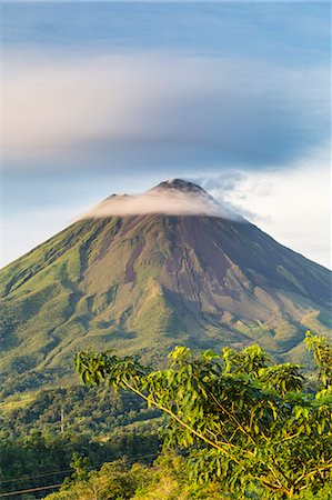 san carlos - Costa Rica, Alajuela, La Fortuna. The Arenal Volcano at sunrise. Although classed as active the volcano has not shown any explosive activity since 2010. Stockbilder - Lizenzpflichtiges, Bildnummer: 862-08090068