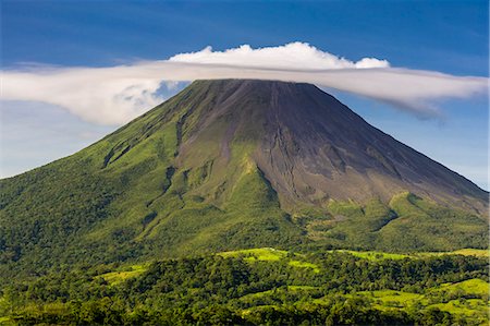 stratovolcano - Costa Rica, Alajuela, La Fortuna. The Arenal Volcano. Although classed as active the volcano has not shown any explosive activity since 2010. Stock Photo - Rights-Managed, Code: 862-08090072