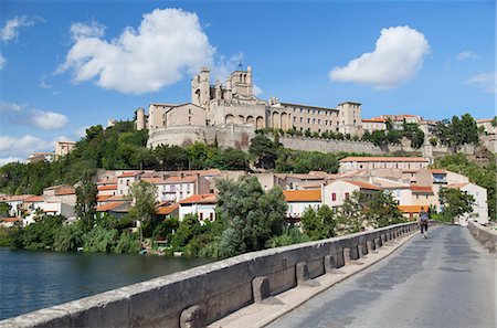 Saint Nazaire Cathedral and Pont Vieux (Old Bridge), Beziers, Herault, Languedoc-Roussillon, France Foto de stock - Con derechos protegidos, Código: 862-08090177