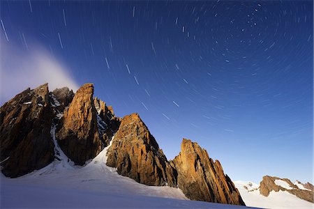 simsearch:862-03807468,k - Europe, France, Haute Savoie, Rhone Alps, Chamonix, Grand Capuchin lit by moonlight Photographie de stock - Rights-Managed, Code: 862-08090194