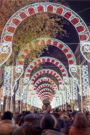 street crowds - Europe, France, Rhone-Alpes, Lyon, Fete des Lumieres, festival of lights Stock Photo - Rights-Managed, Code: 862-08090229