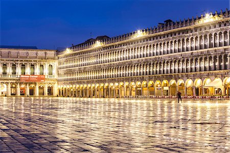 simsearch:862-08090405,k - Italy, Veneto, Venice. St Marks square illuminated before dawn Photographie de stock - Rights-Managed, Code: 862-08090400