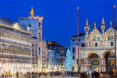 simsearch:841-05782617,k - Europe, Italy, Veneto, Venice, San Marco, , Christmas tree in St Marks square Stock Photo - Rights-Managed, Code: 862-08090568