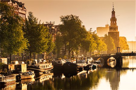 simsearch:6119-07587475,k - Netherlands, North Holland, Amsterdam. Montelbaan Tower at Oude Schans Photographie de stock - Rights-Managed, Code: 862-08090974