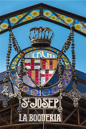 simsearch:862-08091291,k - Iron and glass sign at the entrance of Boqueria market, Barcelona, Catalonia, Spain Photographie de stock - Rights-Managed, Code: 862-08091247