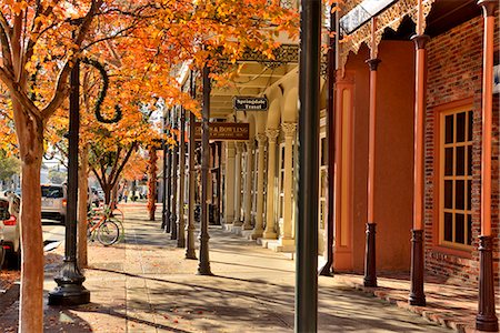 florida - USA, Florida, Escambia County, Pensacola, Sidewalk of historic Downtown in fall Foto de stock - Con derechos protegidos, Código: 862-08091496
