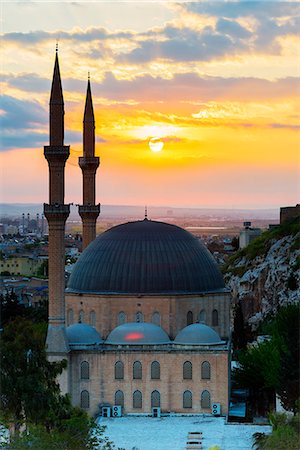 Turkey, Eastern Anatolia, Sanliurfa   Urfa, Dergah, Mevlid i Halil Mosque Stock Photo - Rights-Managed, Code: 862-08274013