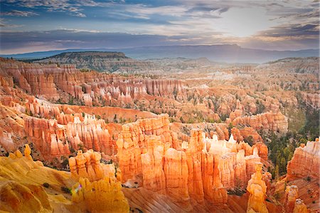 parque nacional de bryce canion - Sunrise at Bryce Canyon National Park, Utah, USA. From Sunset Point Foto de stock - Direito Controlado, Número: 862-08274096