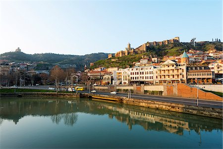 Eurasia, Caucasus region, Georgia, Tbilisi, Tabor monastery of the Transformation and Narikala castle above Mtkvari river Photographie de stock - Rights-Managed, Code: 862-08273143