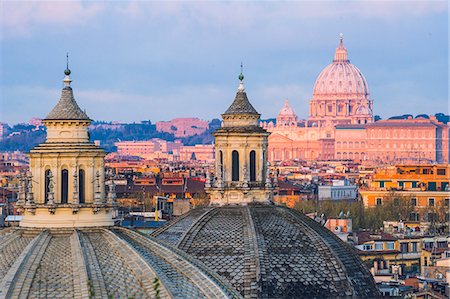 piazza di san pietro - Rome, Lazio, Italy. St Peter's Basilica and other cupolas. Fotografie stock - Rights-Managed, Codice: 862-08273327