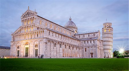 Pisa, Campo dei Miracoli, Tuscany. Cathedral and leaning tower at dusk, long exposure Photographie de stock - Rights-Managed, Code: 862-08273459