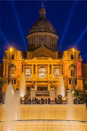 Night view of Palau Nacional waterfall located in Montjuic, Barcelona, Catalonia, Spain Photographie de stock - Rights-Managed, Code: 862-08273788