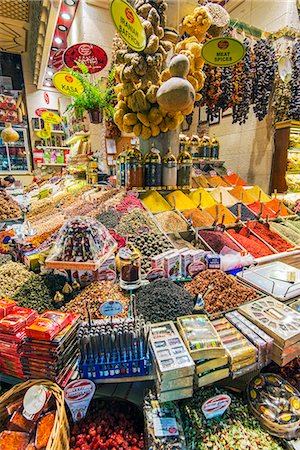 Colorful spices on sale at Spice Bazaar or Egyptian Bazaar, Istanbul, Turkey Photographie de stock - Rights-Managed, Code: 862-08273892