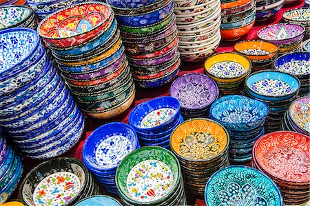 shopping at street market - Classical Turkish ceramics at Grand Bazaar, Istanbul, Turkey Stock Photo - Rights-Managed, Code: 862-08273909