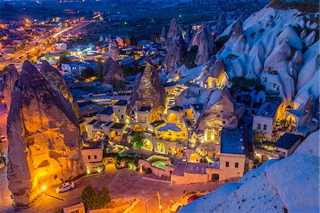 simsearch:700-05609571,k - Top view over Goreme at dusk, Cappadocia, Turkey Photographie de stock - Rights-Managed, Code: 862-08273918