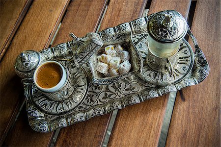 simsearch:862-05997967,k - Turkish coffee and traditional turkish delight served on silver set, Sirince, Izmir, Turkey Stockbilder - Lizenzpflichtiges, Bildnummer: 862-08273940