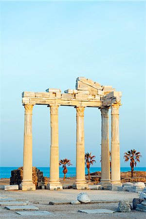 Turkey, Mediterranean Region, Turquoise Coast, Lycia, Side, 2nd century Temple of Apollo and Athena Photographie de stock - Rights-Managed, Code: 862-08273986