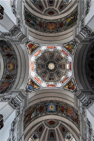 simsearch:862-08698669,k - Bottom view of the dome of the Cathedral, Salzburg, Austria Foto de stock - Con derechos protegidos, Código: 862-08698665