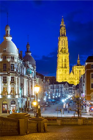 simsearch:862-08698707,k - Belgium, Flanders, Antwerp (Antwerpen). Onze-Lieve-Vrouwekathedraal (Cathedral of Our Lady at night. Foto de stock - Con derechos protegidos, Código: 862-08698706