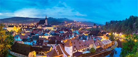 south bohemian region - Czech Republic, South Bohemian Region, Cesky Krumlov. Old town on a bend in the Vlatava River at dawn. Stock Photo - Rights-Managed, Code: 862-08699021