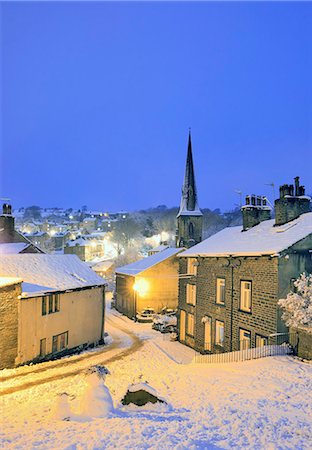 England, West Yorkshire, Ripponden. The village at dusk in winter. Foto de stock - Con derechos protegidos, Código: 862-08699127