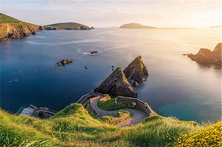 path ocean - Dunquin pier (Dún Chaoin), Dingle peninsula, County Kerry, Munster province, Ireland, Europe. Stock Photo - Rights-Managed, Code: 862-08699406