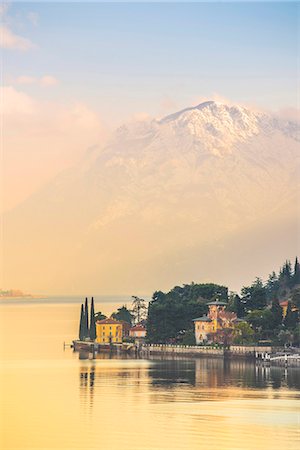 simsearch:862-08699418,k - Lake Como, Lombardy, Italy. Winter sunset on the lake. Fotografie stock - Rights-Managed, Codice: 862-08699418