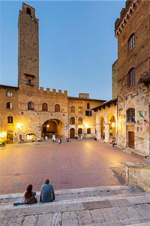 Italy, Italia. Tuscany, Toscana. Siena district, Val d'Elsa, San Gimignano. Photographie de stock - Rights-Managed, Code: 862-08699539