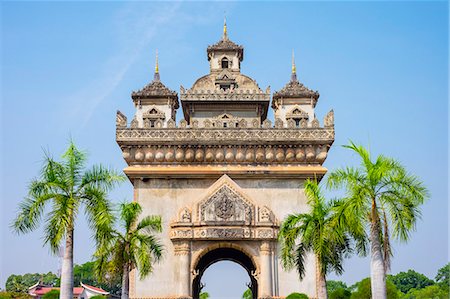 simsearch:862-06542306,k - Patuxi or Victory Gate monument, Vientiane, Laos Photographie de stock - Rights-Managed, Code: 862-08699602