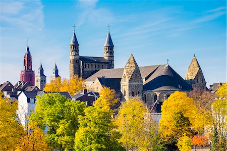 simsearch:862-08699662,k - Towers of Basilica of Our Lady (Onze Lieve Vrouwebasiliek) in autumn, Maastricht, Limburg, Netherlands Stock Photo - Rights-Managed, Code: 862-08699620
