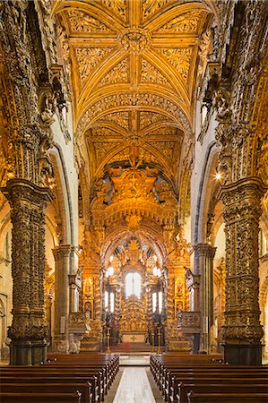 saint francis church - Portugal, Douro Litoral, Porto. The stunning Baroque gilt wood carvings of Igreja de São Francisco are considered some of the most outstanding in Portugal. Foto de stock - Con derechos protegidos, Código: 862-08699751