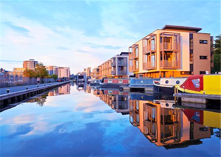 simsearch:862-08700032,k - UK, Scotland, Lothian, Edinburgh, Edinburgh Quay and the Lochrin Basin, Boats on The Union Canal. Photographie de stock - Rights-Managed, Code: 862-08699799