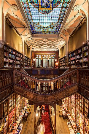 simsearch:862-08699765,k - Livraria Lello & Irmao bookstore or Lello bookstore is one of the oldest in Portugal and is rated among the top bookstores in the world, Porto, Portugal Stockbilder - Lizenzpflichtiges, Bildnummer: 862-08699790