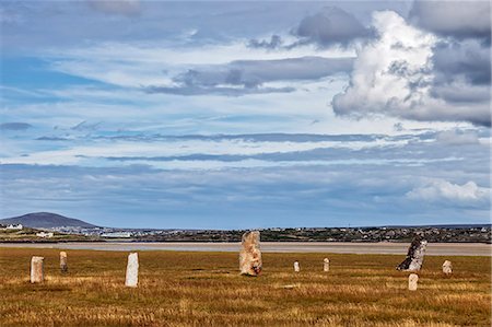 simsearch:862-03888487,k - Standing stones of the Braade Stone Circle and the Gweedore River Estuary in the background, Annagary, Co. Sligo, Ireland. Photographie de stock - Rights-Managed, Code: 862-08704927