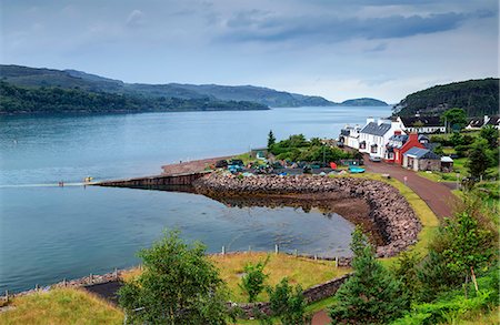 simsearch:862-08699888,k - Scotland, Highland, Shieldaig. Cottages and the slipway at Shieldaig in the Northwest Highlands. Fotografie stock - Rights-Managed, Codice: 862-08700017
