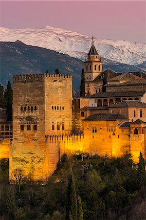 simsearch:400-07123647,k - View at dusk of Alhambra palace with the snowy Sierra Nevada in the background, Granada, Andalusia, Spain Stock Photo - Rights-Managed, Code: 862-08700066