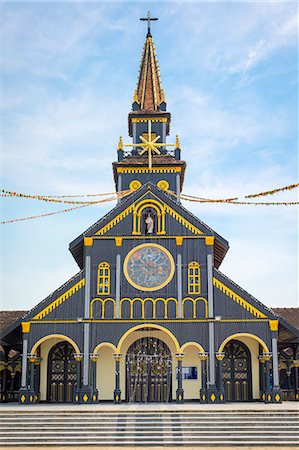 simsearch:862-08700131,k - Kon Tum Cathedral, also known as Wooden Church, Kon Tum, Kon Tum Province, Vietnam Foto de stock - Direito Controlado, Número: 862-08700153