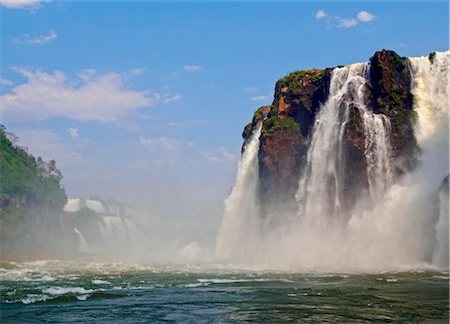 simsearch:862-06675982,k - Argentina, Misiones, Puerto Iguazu, View of the Iguazu Falls. Stockbilder - Lizenzpflichtiges, Bildnummer: 862-08718410