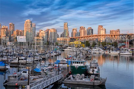 Canada; British Columbia,Vancouver, Fishermen's Wharf, Granville Bridge, false inlet Photographie de stock - Rights-Managed, Code: 862-08718498