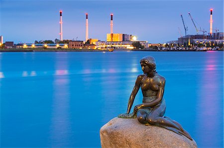 Denmark, Hillerod, Copenhagen. The Little Mermaid Statue on the Langelinie promenade was designed by Edvard Eriksen and completed in 1913. Stock Photo - Rights-Managed, Code: 862-08718570