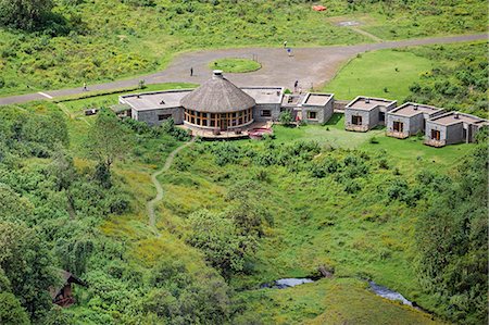 simsearch:862-08718761,k - Ethiopia, Oromia Region, Bale Mountains.  Bale Mountain Lodge is situated in cloud forest, a short distance from Rira, in the Bale Mountain National Park. Foto de stock - Direito Controlado, Número: 862-08718721