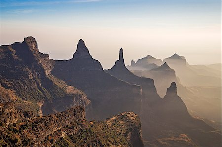 simsearch:862-08718761,k - Ethiopia, Amhara Region, Simien Mountains.  Rugged peaks of the Simien Mountains which rise to 4550m above sea level. Foto de stock - Direito Controlado, Número: 862-08718775