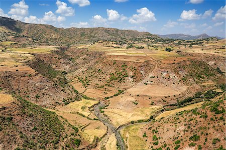 simsearch:862-08718775,k - Ethiopia, Amhara Region, Lasta, Lalibela. Typical scenery in the mountainous and semi-arid countryside around Lalibela. All the land suitable for agriculture is cultivated. Foto de stock - Con derechos protegidos, Código: 862-08718798