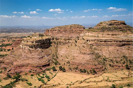 simsearch:862-08718775,k - Ethiopia, Tigray Region, Gheralta Mountains.  The ruggedly beautiful red sandstone mountains of the Gheralta region of northern Tigray is where many important ancient rock-hewn churches are situated. Foto de stock - Con derechos protegidos, Código: 862-08718806