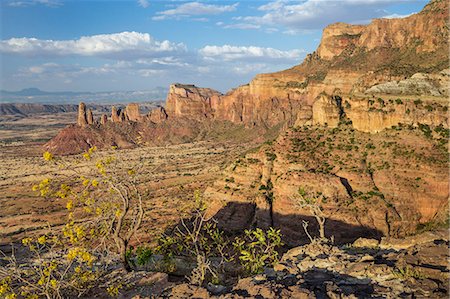 simsearch:851-02963308,k - Ethiopia, Tigray Region, Gheralta Mountains.  The ruggedly beautiful red sandstone mountains of the Gheralta region of northern Tigray is where many important ancient rock-hewn churches are situated. Photographie de stock - Rights-Managed, Code: 862-08718807