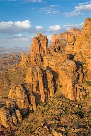 simsearch:862-08718761,k - Ethiopia, Tigray Region, Gheralta Mountains.  The ruggedly beautiful red sandstone mountains of the Gheralta region of northern Tigray is where many important ancient rock-hewn churches are situated. Foto de stock - Direito Controlado, Número: 862-08718810